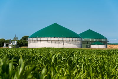 biogaz-digesteur-methanisation-champ-agricole