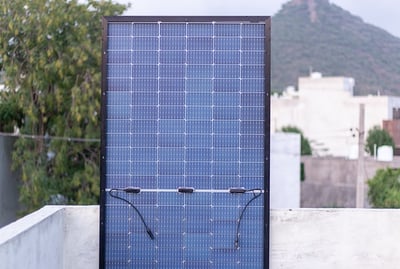 panneau-solaire-polycristallin-vertical-toit